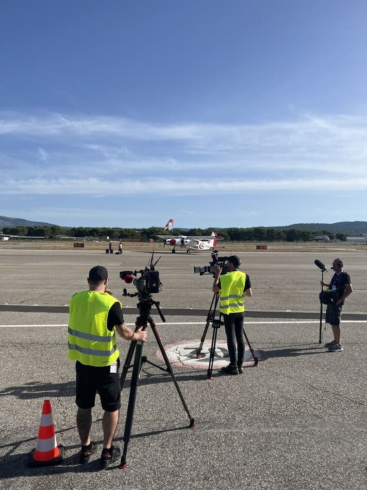 Tournage sur la piste à l'Aéroport International du Castellet