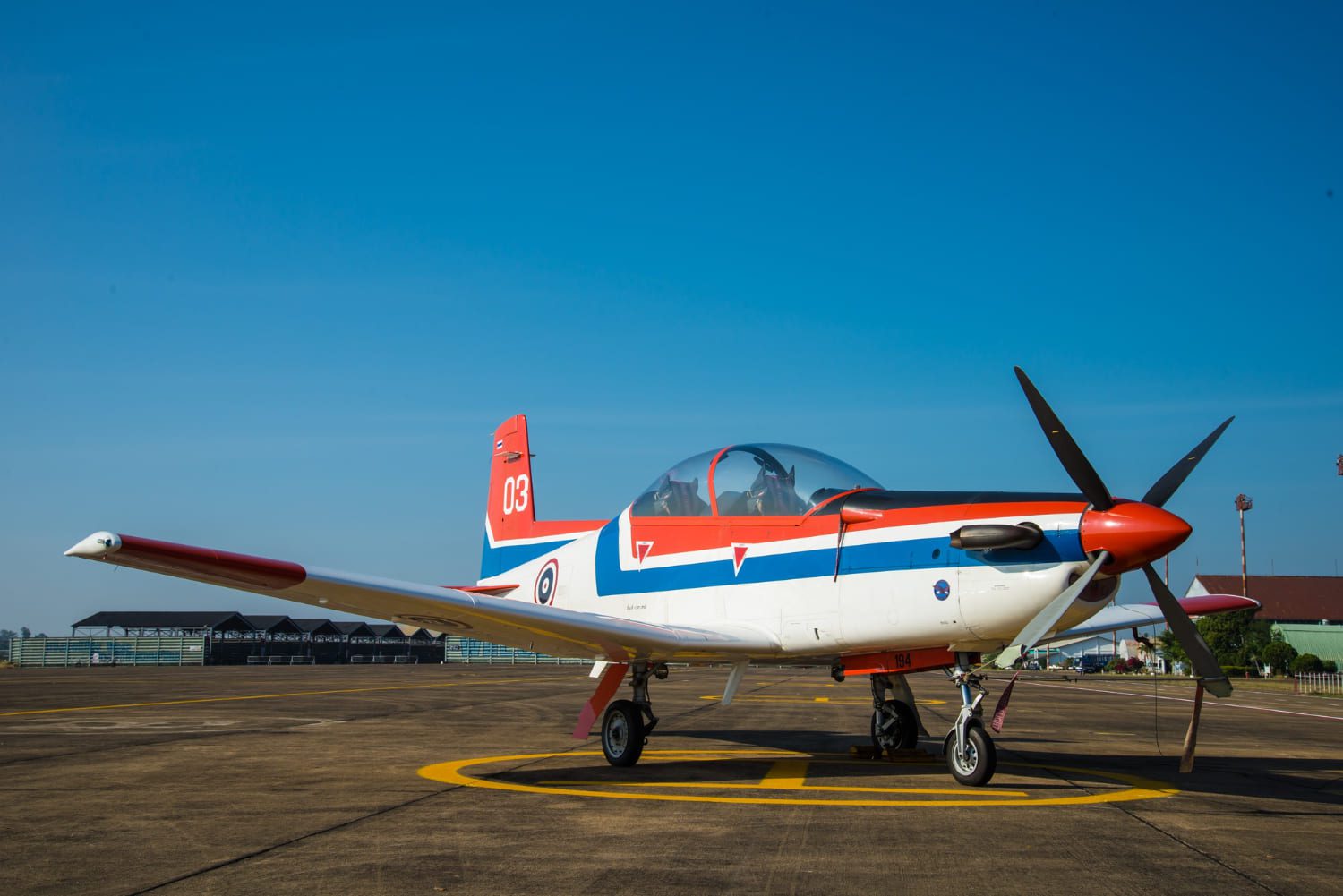 Photo d'un avion de voltige - Aéroport International du Castellet